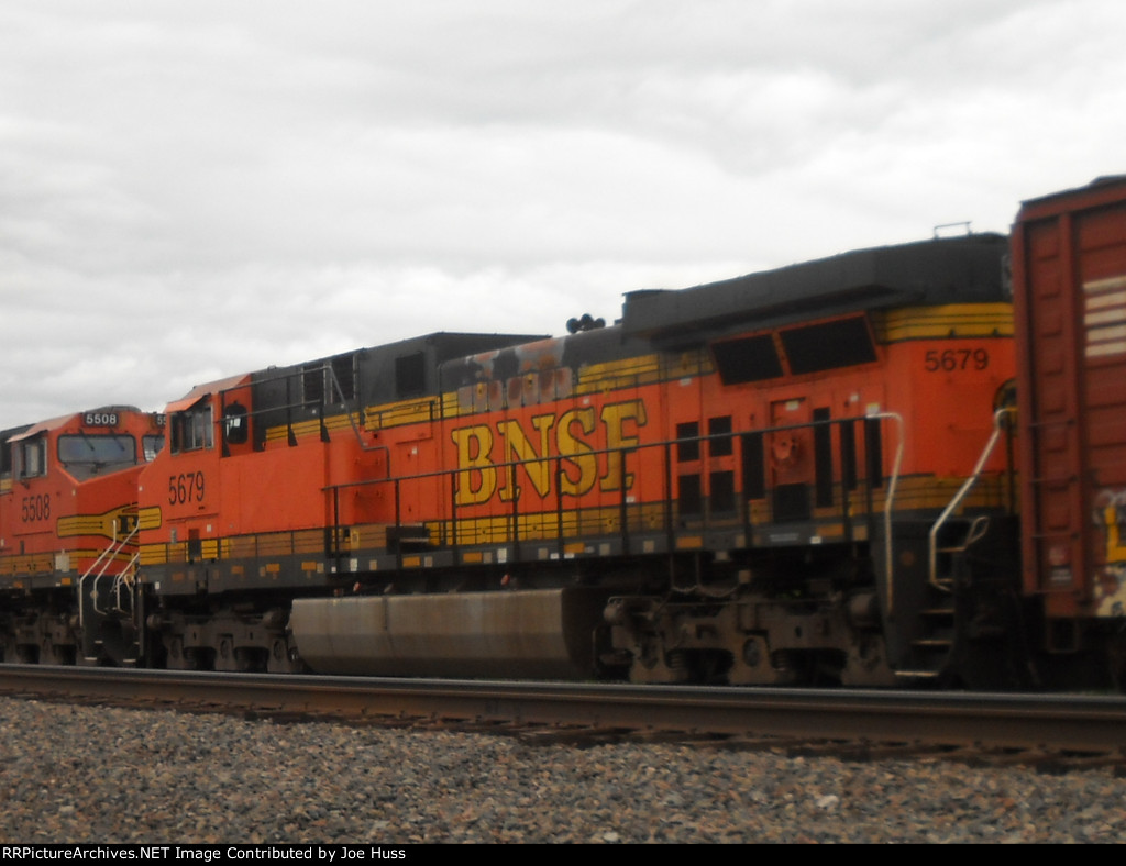 BNSF 5679